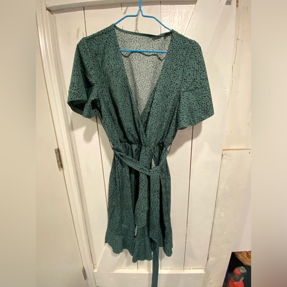 Green leopard dress. Size medium.